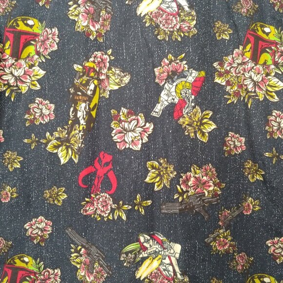 Star Wars Boba Fett Shirt Small Tropical Galaxy Black Floral Stars Movie Nerd - Picture 8 of 8